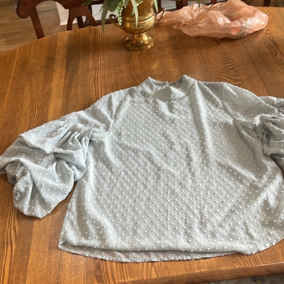 Cute Swiss dot top 🎀 - Picture 3 of 4